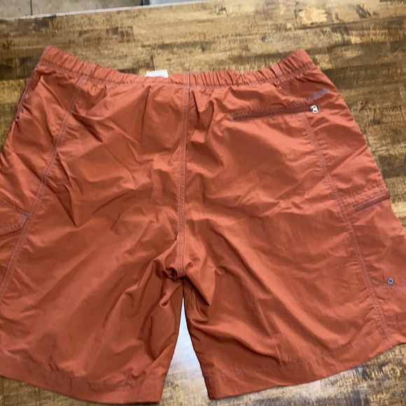 NWOT. Men’s Columbia swim shorts. - Picture 2 of 4